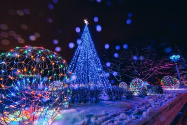 Yeni yıl için şehir dekorasyon
