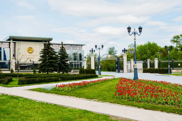 Residenz des Präsidenten der Republik Weißrussland. der Insektenschutz — Stockfoto