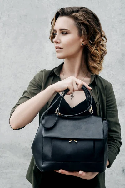 Kız boyunca yürüyüş 