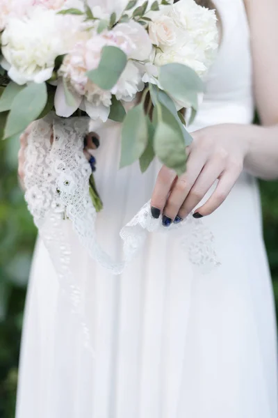 Manhã de casamento de uma noiva — Fotografia de Stock