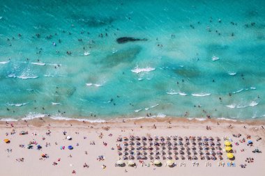 Çeşme ılıca Plajı hava yaz aylarında alınan fotoğraf.