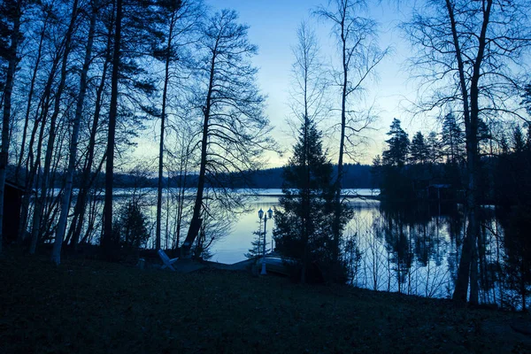 Resumen del paisaje en el lago con fondo al atardecer — Foto de Stock