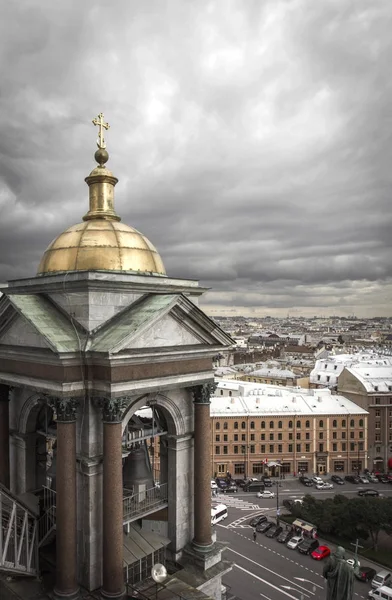 Vista desde la columnata de la Catedral de San Isaac. San Petersburgo, Rusia — Foto de Stock