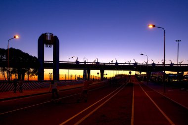 Gece görüş için Batı yüksek hızlı yol (zsd) ve 