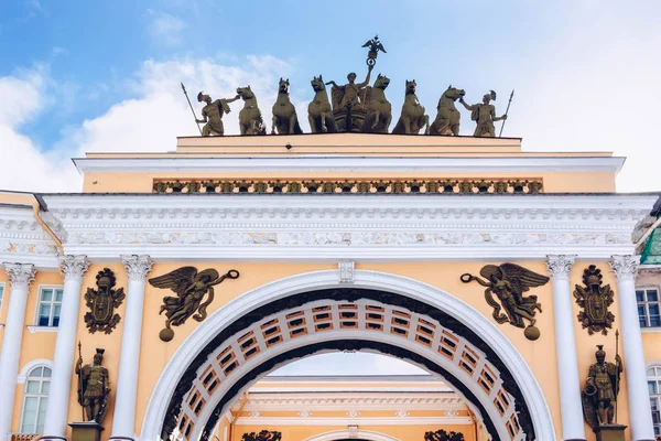 Vista Arco Estado Maior Praça Palácio Gelado Dia Inverno Neve — Fotografia de Stock