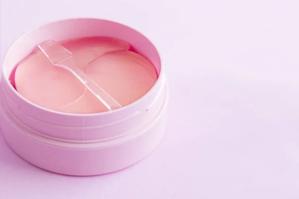 Kan Hydrogel Cosmetische Ooglapje Voor Huidverzorging Roze Achtergrond Product Voor — Stockfoto