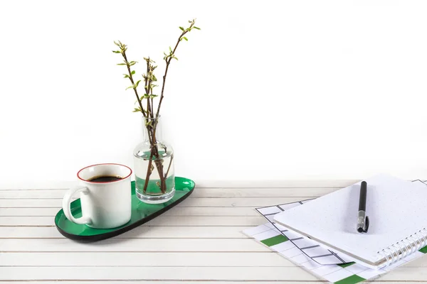 Inicio Oficina Espacio Trabajo Maqueta Con Cuaderno Pluma Taza Café — Foto de Stock