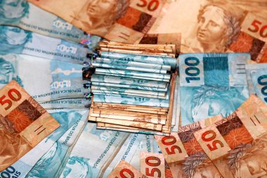 Brezilya para notları ile paket