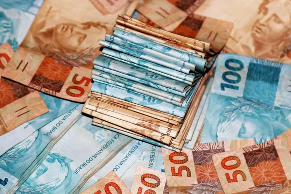 Brasilianisches Geld im Paket — Stockfoto