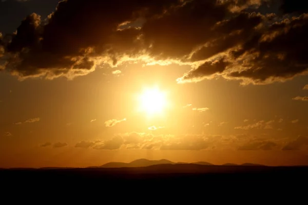 Puesta de sol en el horizonte brasileño — Foto de Stock