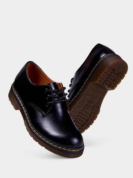 Chaussures Automne Noir Pour Femmes Avec Semelles Caoutchouc Séparer Sur — Photo