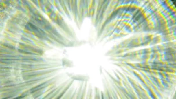 Pulsos de luz futuristas e brilhos. Belo vazamento de luz com flares de lente reais . — Vídeo de Stock
