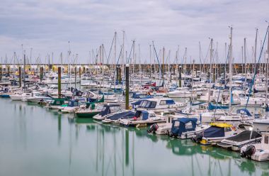 Nisan 13-2017, Brighton, East Sussex. İngiltere'de. Marina üzerinden görünüm