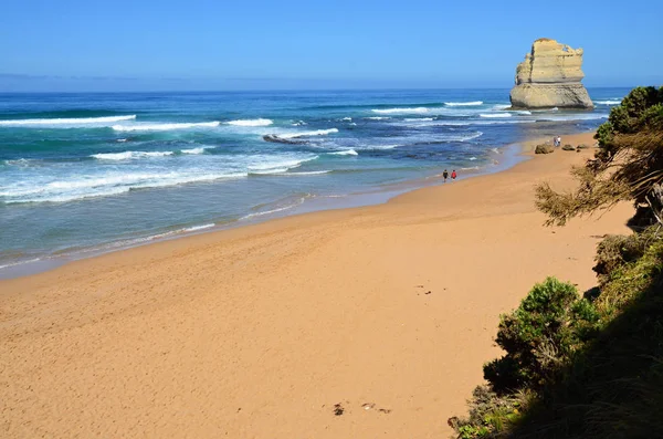 Uitzicht op de oceaan met rock massa de twaalf apostelen van Australië — Stockfoto