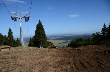 İletim kulesinden Klinovec 'e manzara