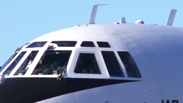 Cabina Exterior Aeronave Con Pilotos Dentro Antes Del Despegue Aeronave — Vídeos de Stock