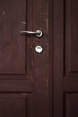 kahverengi kapı kilit