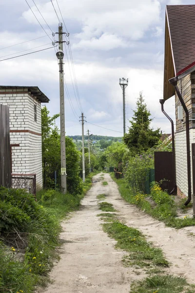 yaz tatil köyünde insanlar için yol