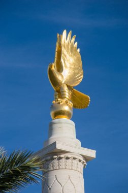 Floriana, Malta - 9 Mayıs 2017: Kartal İkinci Dünya Savaşı Commonwealth uçak mürettebatı için adanmış Anıtı.