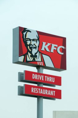 MOSTA, Malta - 11 Mayıs 2017: Kfc Logo (Kentucky Fried Chicken) Restoran.