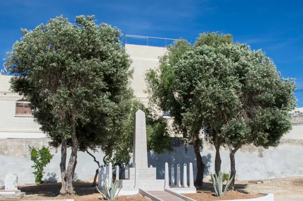 Sección japonesa sobre el cementerio naval de Kalkara . — Foto de Stock