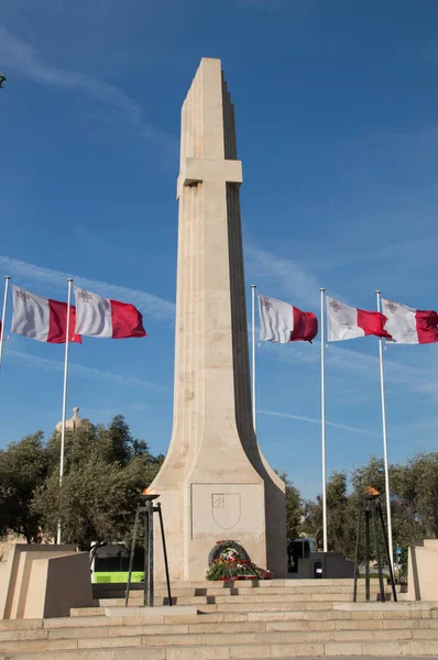 Floriana, Malta - May 9, 2017: War Memorial near Valletta bus station. — Stock Photo, Image