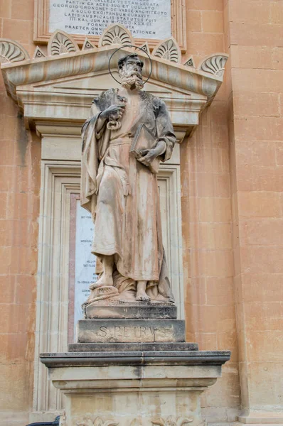 Mosta, Malta - 11 de mayo de 2017: Estatua religiosa en la Rotonda de Santa Marija Assunta en Mosta, Malta . — Foto de Stock