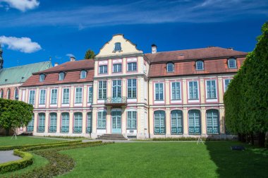 Gdansk, Polonya - 22 Mayıs 2017: Gdansk Oliwa Park Abbots'Palace (Polonya Palac Opatkow olarak bilir).