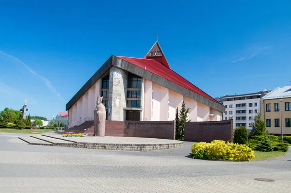 Danzica, Polonia - 22 maggio 2017: Chiesa della Divina Provvidenza a Danzica Zaspa . — Foto Stock