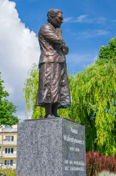 Гданськ, Польща - 14 червня 2017: Пам'ятник польських вільної торгівлі Союзу активіста Анна Walentynowicz. — стокове фото