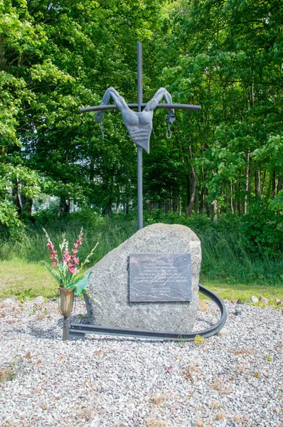 Gnojewo，波兰-2017 年 6 月 18 日： 纪念碑记 Stalag Xxb 的战俘. — 图库照片