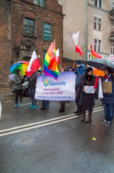 Organización LGBT Tolerado en el Día Nacional de la Independencia en Gdansk en Polonia. Celebración del 99º aniversario de la independencia . — Foto de Stock