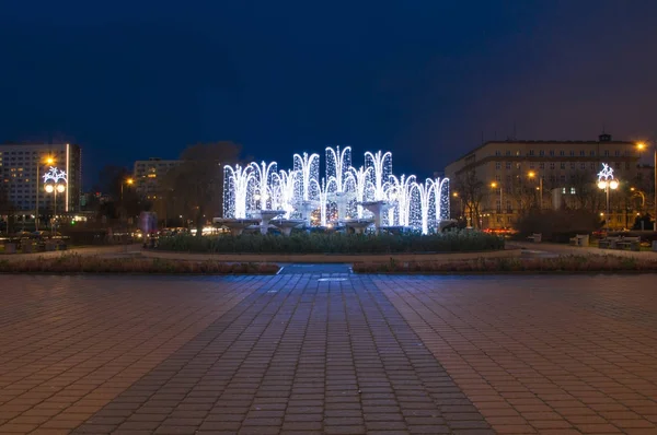 Fonte Com Decoração Natal Iluminada Praça Kosciuszko Gdynia Polônia — Fotografia de Stock