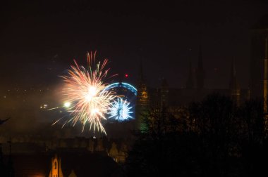 Gdansk dönme tekerlekleri ile Havva havai fişek.
