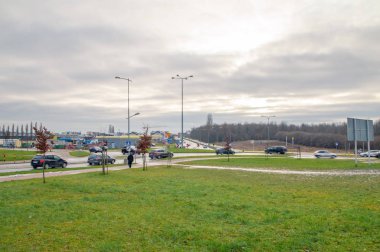 Pruszcz Gdanski, Polonya-31 Aralık 2017: Pruszcz Gdanski 'de kavşakta cludly gün.