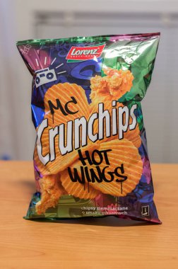 PRUSZCZ Gdanski, Polonya - 24 Ocak 2018: Lorenz Mc Crunchips kanat bir çanta.