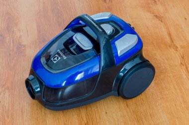 PRUSZCZ Gdanski, Polonya - 25 Ocak 2018: vakum Electrolux model Eapc51is Blue.