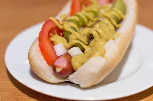 Hot Dog Style Chicago Avec Saucisse Francfort — Photo