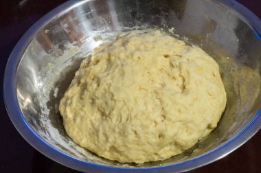 Çiğ hamur paczki için. Paczki Polonya çörek olduğunu.