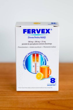 PRUSZCZ Gdanski, Polonya - 5 Mart 2018: Fervex grip veya ateş için kullanılan tıbbi.