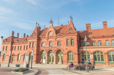 Malbork, Polonya - 4 Nisan 2018: Malbork bina tren istasyonu.