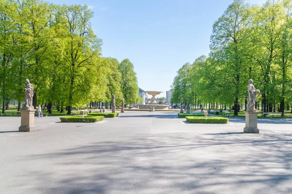 Varšava Polsko Dubna 2018 Hlavní Alej Vodní Fontánou Saské Zahrady — Stock fotografie