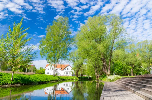 Vista Del Río Lyna Parque Central Olsztyn Polonia —  Fotos de Stock