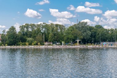 Üst Göl Görünümü.