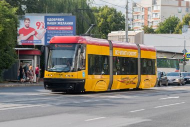 Polonya tramvayı Pesa Kaliningrad 'da 121 Nak salıncak.