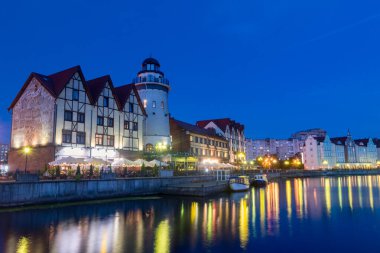 Pregolya Nehri ve Balıkçı Köyü.