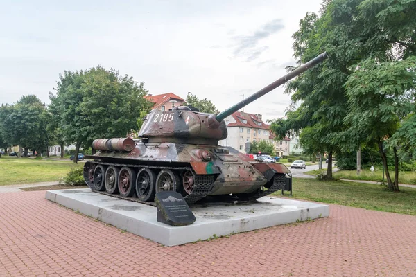 Monument - réservoir T-34 / 85. char moyen soviétique T-34-85 de la Seconde Guerre mondiale . — Photo