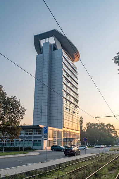 Vista del amanecer con edificio Innogy . —  Fotos de Stock