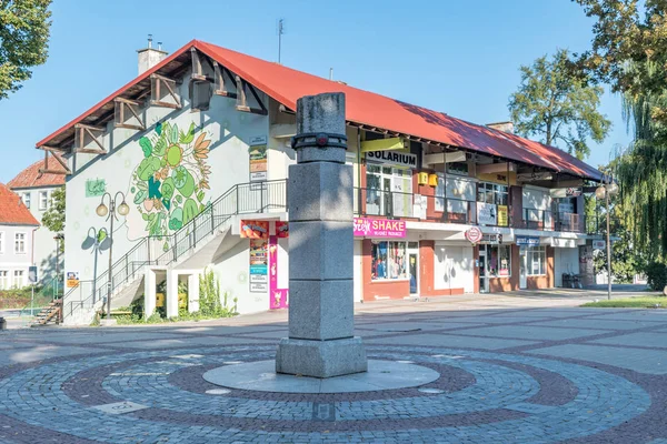 Platz in der Nähe der Teczowa-Straße in Widzyn. — Stockfoto