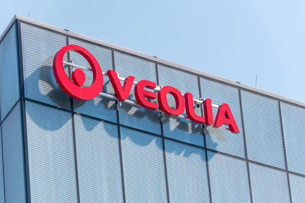 Logo und Zeichen der Veolia. veolia environnement s.a., gebrandmarkt als veolia, ist ein französisches transnationales Unternehmen. — Stockfoto